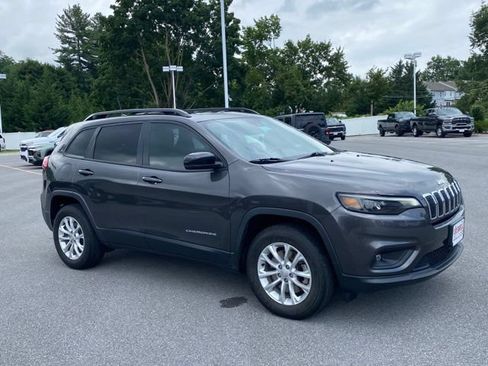 Used 2022 Jeep Cherokee Latitude Lux w/ Sun & Sound Group AWD/4WD image 7
