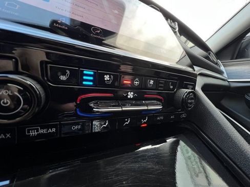 Used 2024 Jeep Grand Cherokee Limited 4xe w/ Luxury Tech Group II image 37