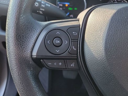 Used 2022 Toyota RAV4 XLE image 28