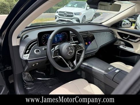 New 2026 Mercedes-Benz E 350 4MATIC Sedan image 11