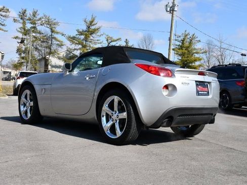 Used 2008 Pontiac Solstice GXP w/ Premium Package image 16