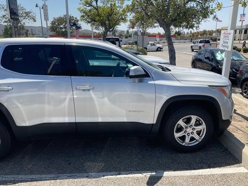 Used 2018 GMC Acadia SLE w/ LPO, Floor Liner Package FWD image 10