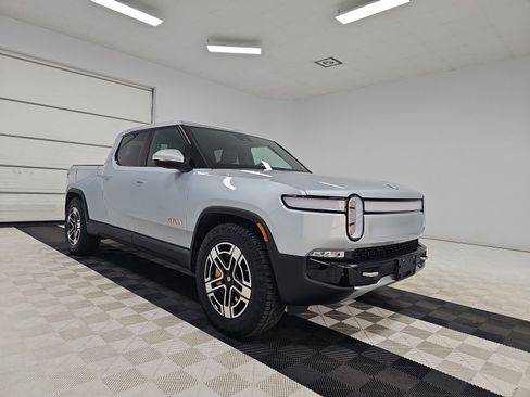 Used 2023 Rivian R1T Adventure image 7