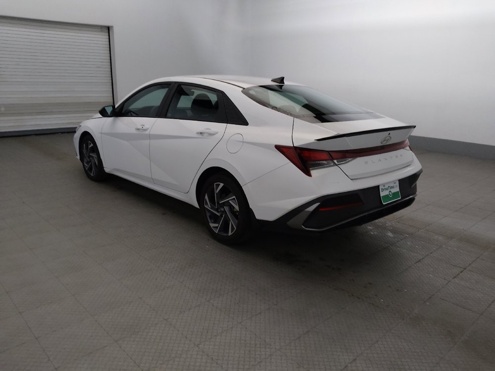Used 2025 Hyundai Elantra Sport FWD image 3