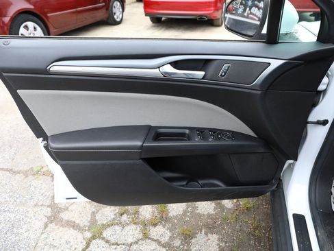 Used 2016 Ford Fusion S FWD image 14