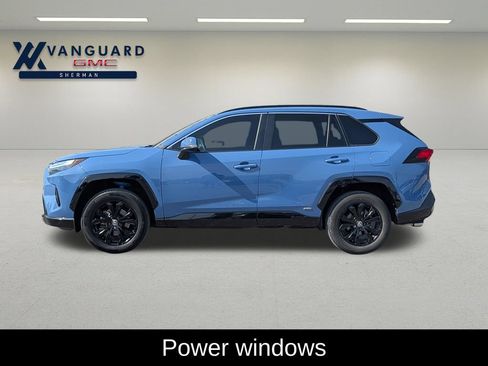 Used 2022 Toyota RAV4 SE w/ Convenience Package AWD/4WD image 4