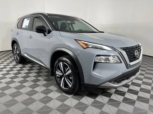 Used 2021 Nissan Rogue SL w/ Premium Package FWD image 3