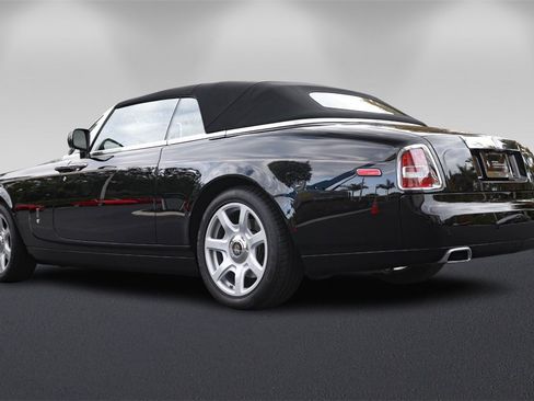 Used 2010 Rolls-Royce Phantom Drophead Coupe image 5