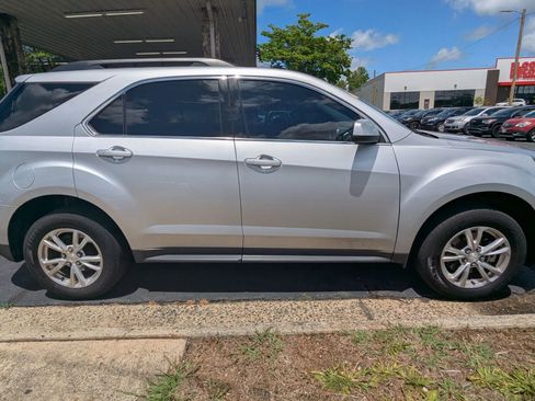Used 2017 Chevrolet Equinox LT w/ Convenience Package FWD image 8