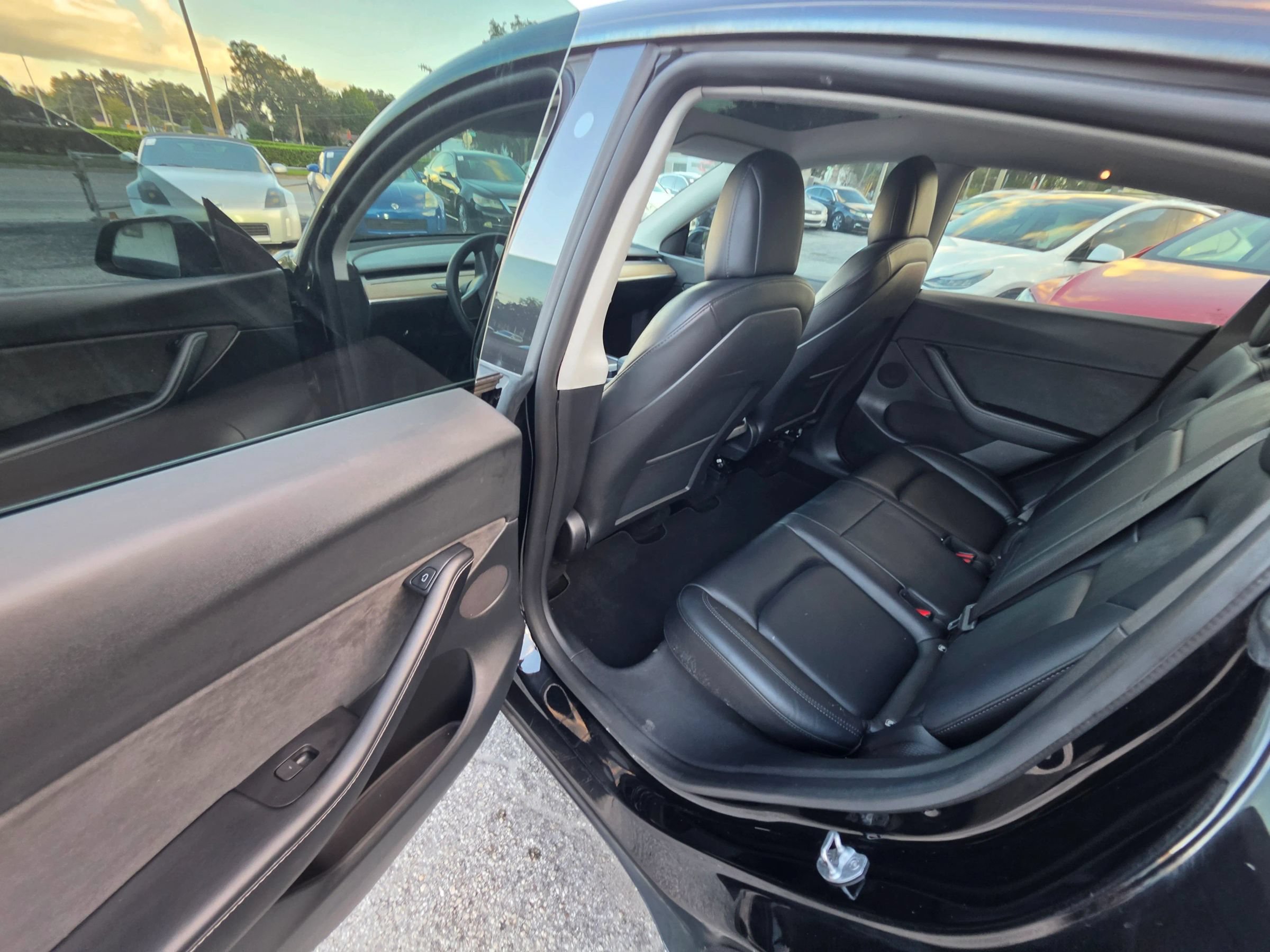 Used 2022 Tesla Model Y Performance AWD/4WD image 11
