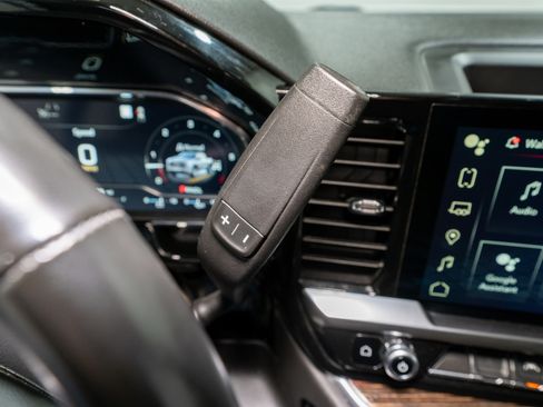 Used 2023 GMC Sierra 1500 SLE image 25