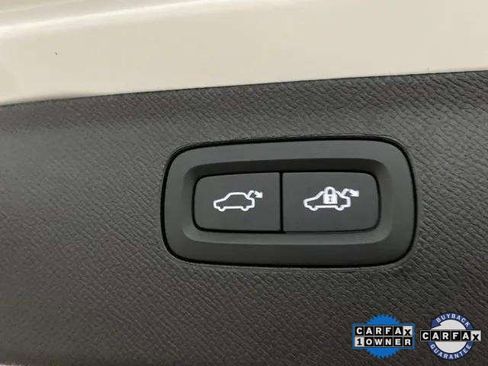 Used 2025 Volvo XC90 B6 Plus image 8