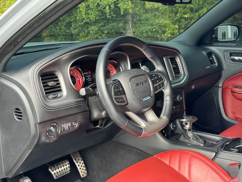 Used 2022 Dodge Charger SRT Hellcat w/ Harman/Kardon Audio Group image 21