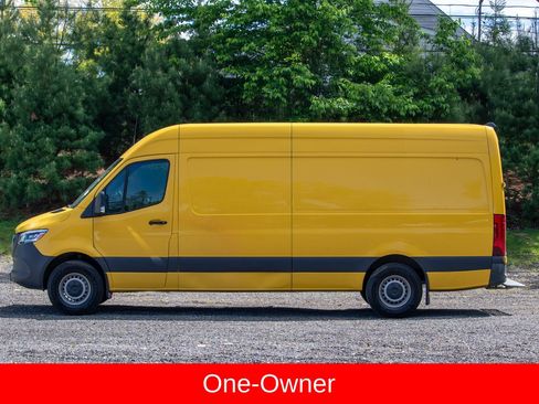 Used 2021 Mercedes-Benz Sprinter 2500 image 4