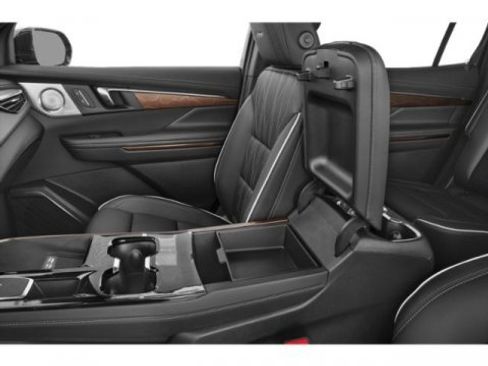 Used 2025 Buick Enclave Avenir w/ Super Cruise Package image 16