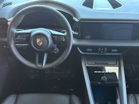 New 2025 Porsche Macan Electric image 15