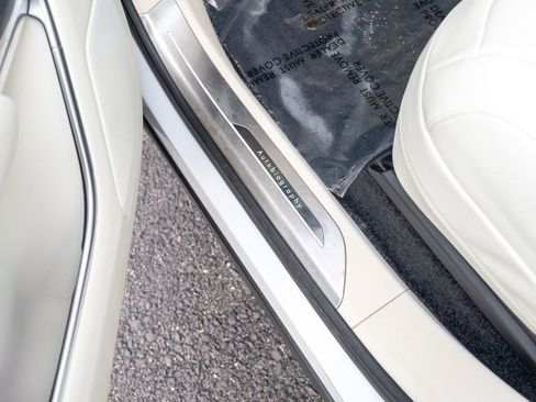 Used 2023 Land Rover Range Rover Long Wheelbase Autobiography image 17