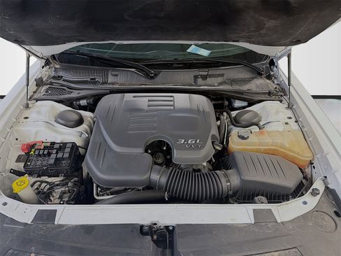 Used 2022 Dodge Challenger SXT image 27