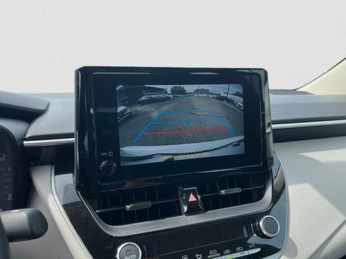 Used 2023 Toyota Corolla LE w/ Carpet Mat Package (TMS) FWD image 18