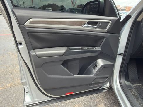 Used 2019 Volkswagen Atlas SEL FWD image 12