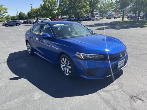 Used 2023 Honda Civic LX image 4