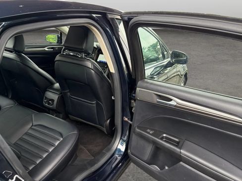 Used 2020 Ford Fusion SEL FWD image 17