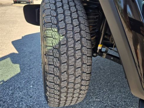 Certified 2022 Jeep Wrangler Unlimited Sahara w/ LED Lighting Group image 29