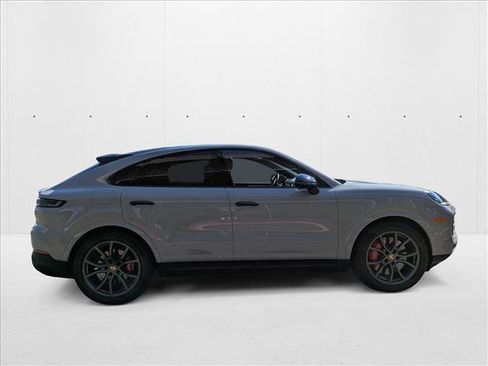 Used 2024 Porsche Cayenne S image 4