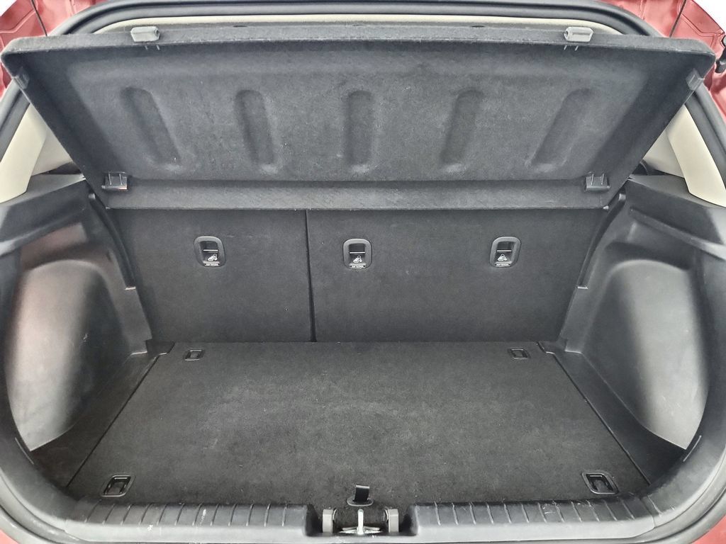 Used 2025 Hyundai Venue SEL FWD image 34