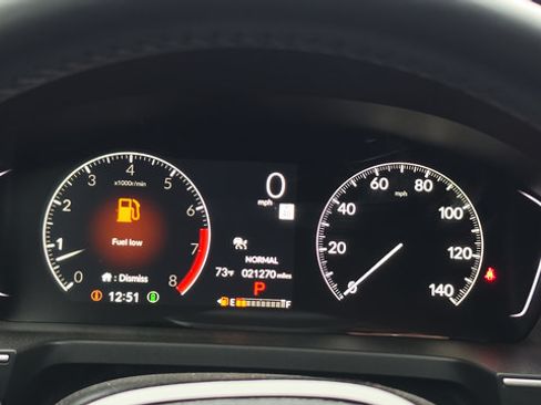 Used 2025 Honda Pilot Touring image 10