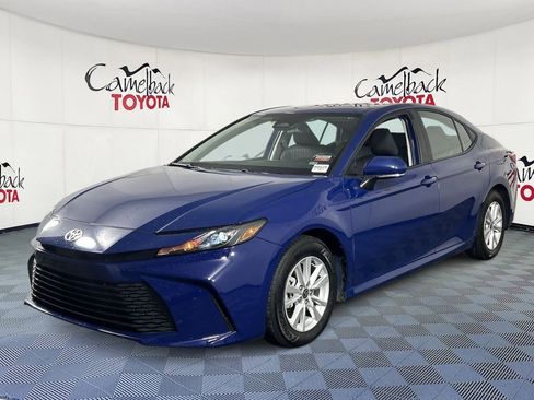 Used 2025 Toyota Camry LE image 2