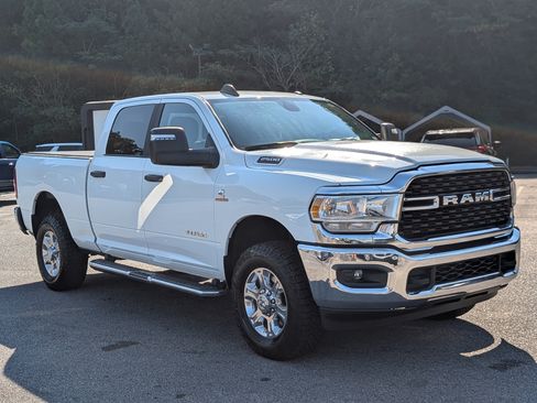 Used 2024 RAM 2500 Big Horn AWD/4WD image 11