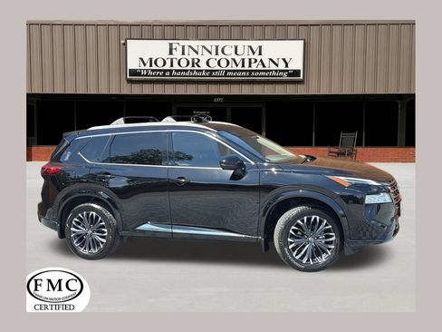 Used 2025 Nissan Rogue Platinum w/ Platinum Premium Package FWD image 1