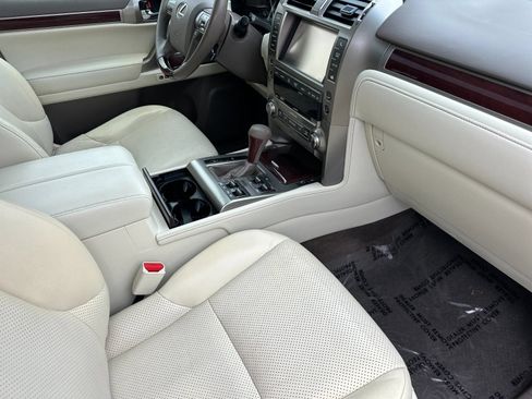 Used 2014 Lexus GX 460 Luxury AWD/4WD image 19