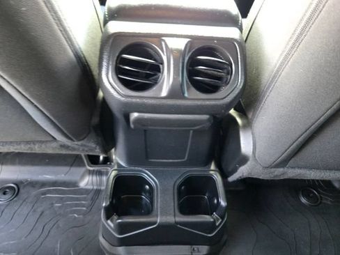 Used 2022 Jeep Gladiator Sport AWD/4WD image 15