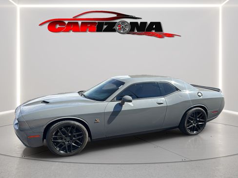 Used 2017 Dodge Challenger R/T Scat Pack w/ Driver Convenience Group RWD image 6