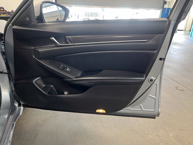 Used 2018 Honda Accord Touring image 13