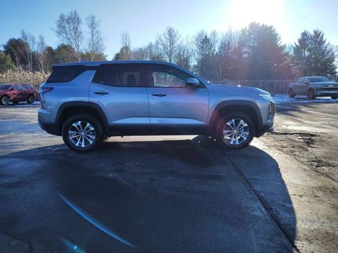 New 2026 Chevrolet Equinox LT w/ Convenience Package II image 2