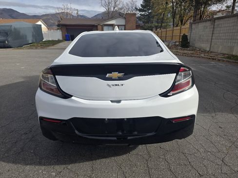 Used 2017 Chevrolet Volt LT w/ Comfort Package image 4