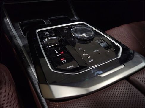 Certified 2023 BMW 760i xDrive w/ Parking Assistance Package image 22