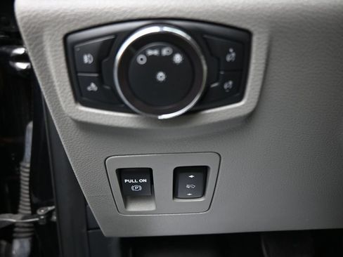 Used 2019 Ford F150 XLT w/ Equipment Group 302A Luxury AWD/4WD image 12