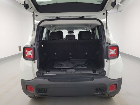 Used 2022 Jeep Renegade Sport image 29