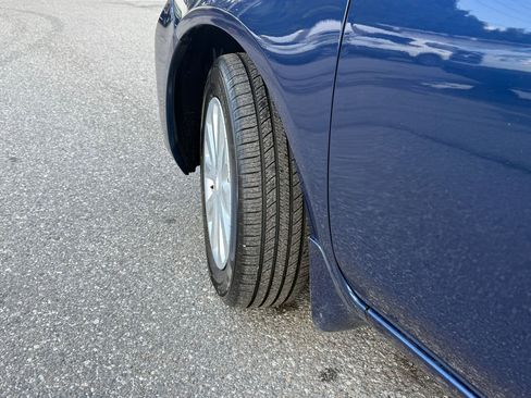 Used 2013 Nissan Versa SV w/ Convenience Pkg image 21