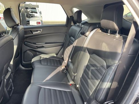 Used 2024 Ford Edge SEL image 19