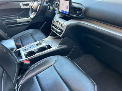 Used 2023 Ford Explorer XLT w/ Equipment Group 202A image 22