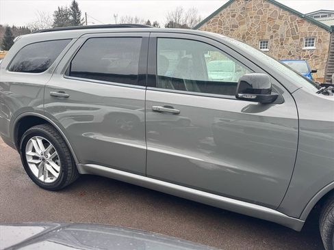 Used 2023 Dodge Durango GT image 4