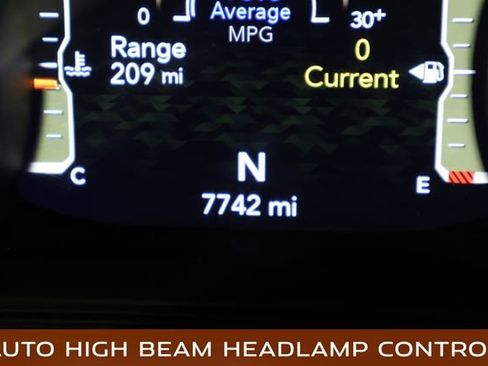 Used 2025 Jeep Wrangler Rubicon AWD/4WD image 32