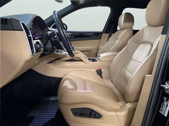 Used 2023 Porsche Cayenne AWD/4WD image 61