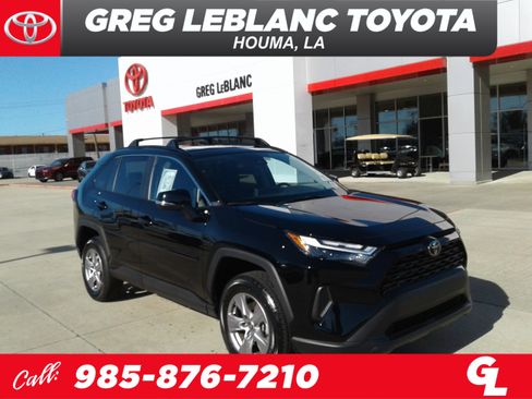 Used 2025 Toyota RAV4 XLE image 1
