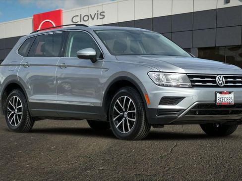 Used 2021 Volkswagen Tiguan SE w/ Panoramic Sunroof Package AWD/4WD image 10